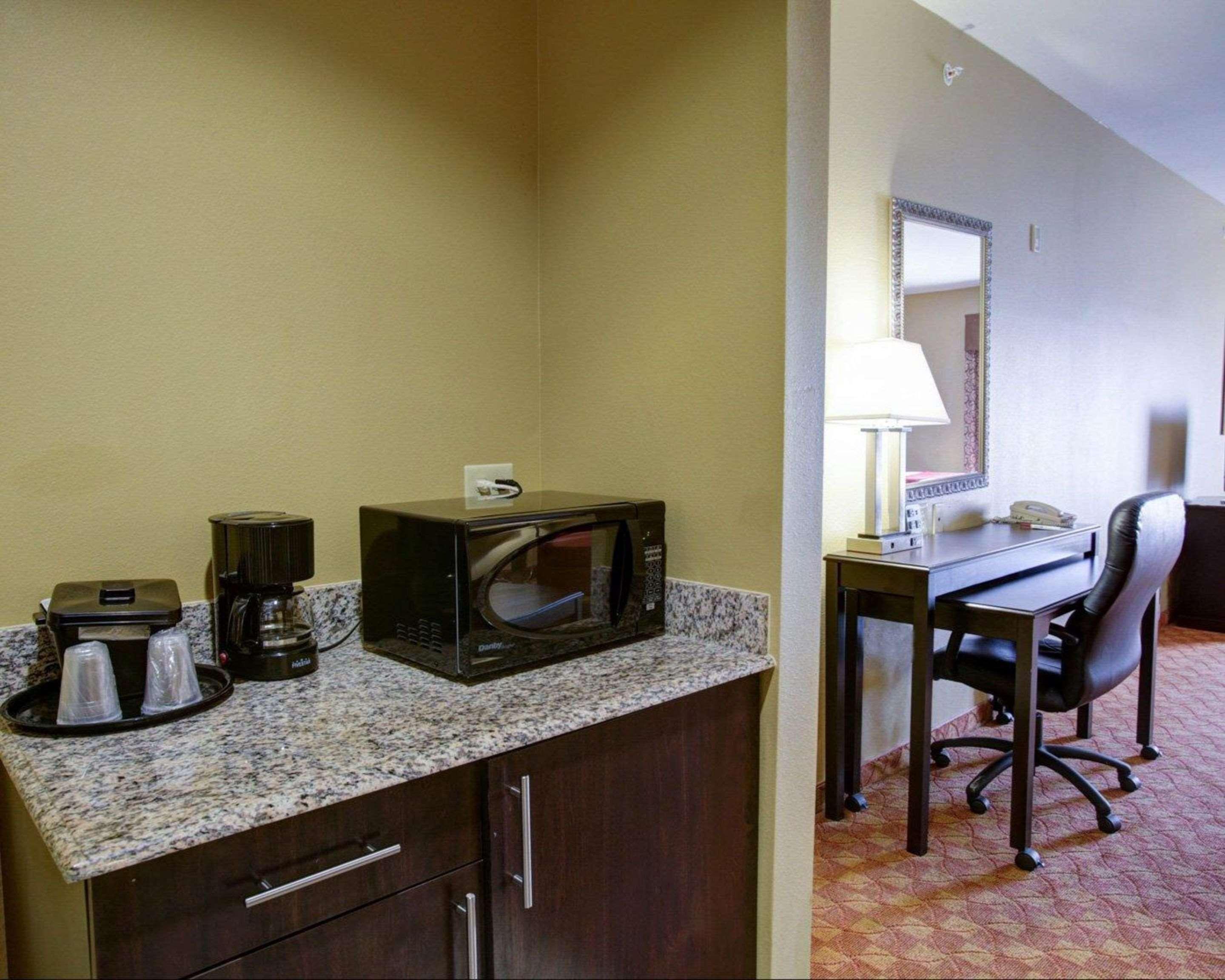 Comfort Suites Old Town Спринг Экстерьер фото