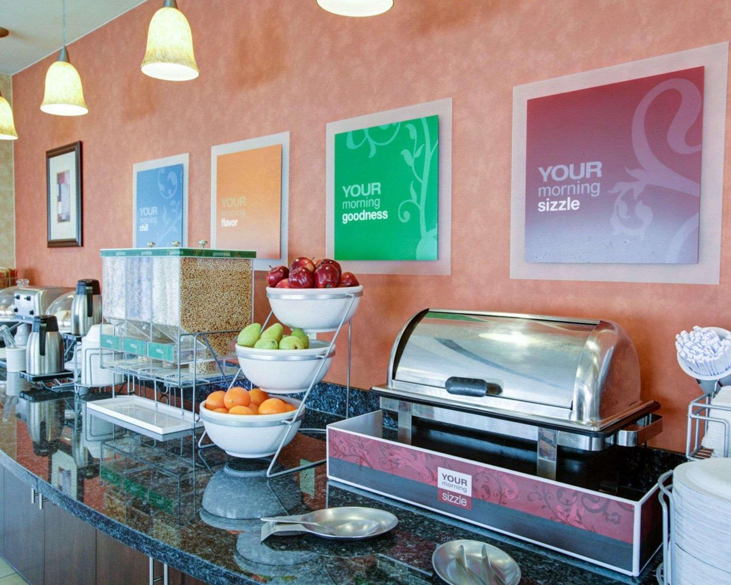 Comfort Suites Old Town Спринг Экстерьер фото