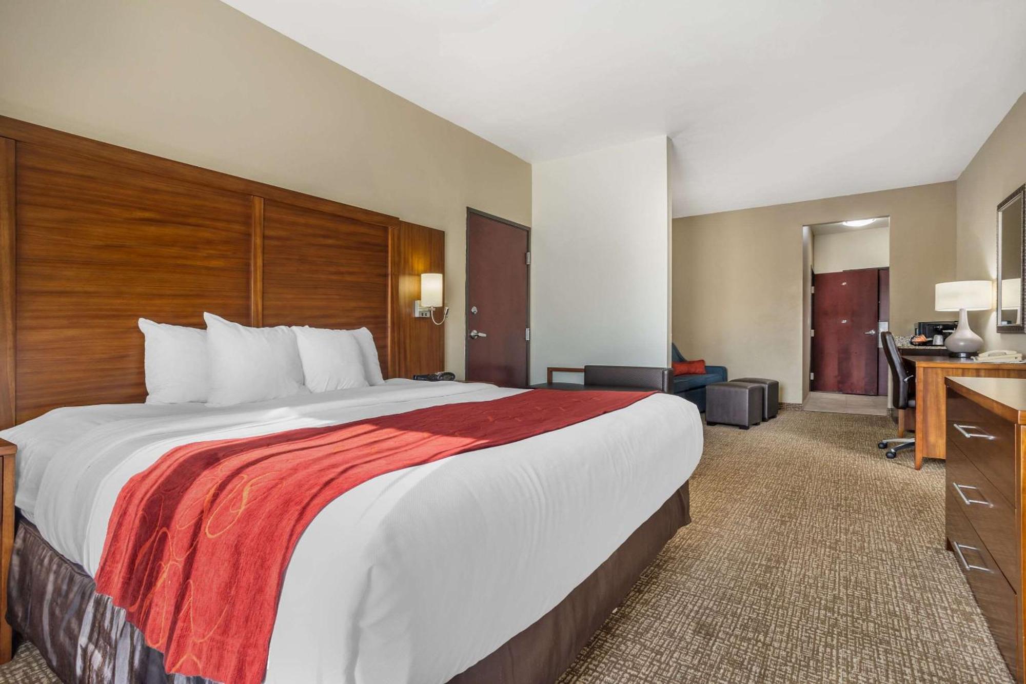 Comfort Suites Old Town Спринг Экстерьер фото
